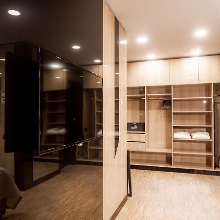 Hotel Platinia クルージュ＝ナポカ エクステリア 写真 A walk-in closet