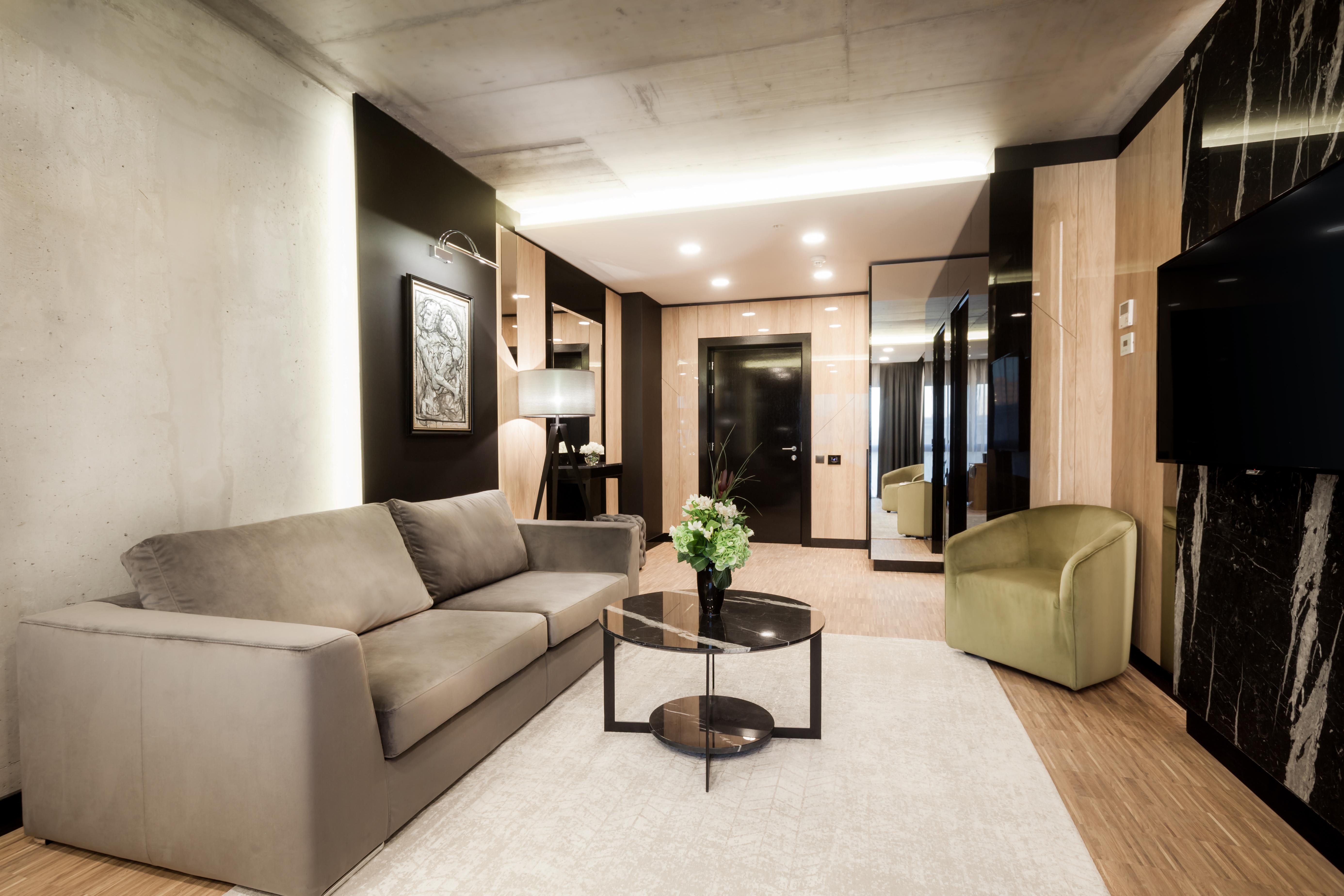 Hotel Platinia クルージュ＝ナポカ エクステリア 写真 A suite at the hotel