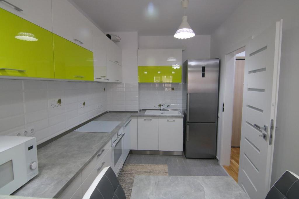 Hotel Platinia クルージュ＝ナポカ エクステリア 写真 A modern kitchen