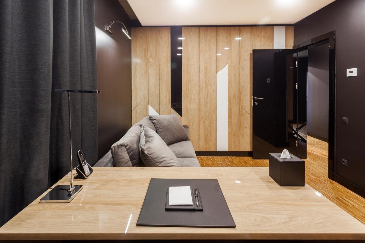 Hotel Platinia クルージュ＝ナポカ エクステリア 写真 Office interior